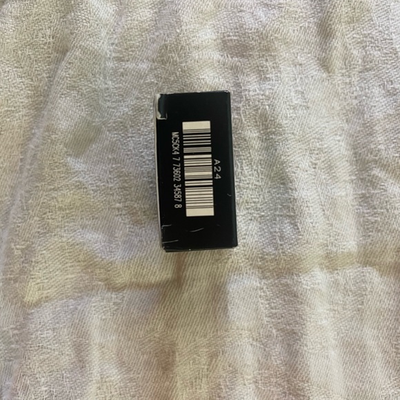 MAC Green Room Satin Eyeshadow - Picture 7 of 7